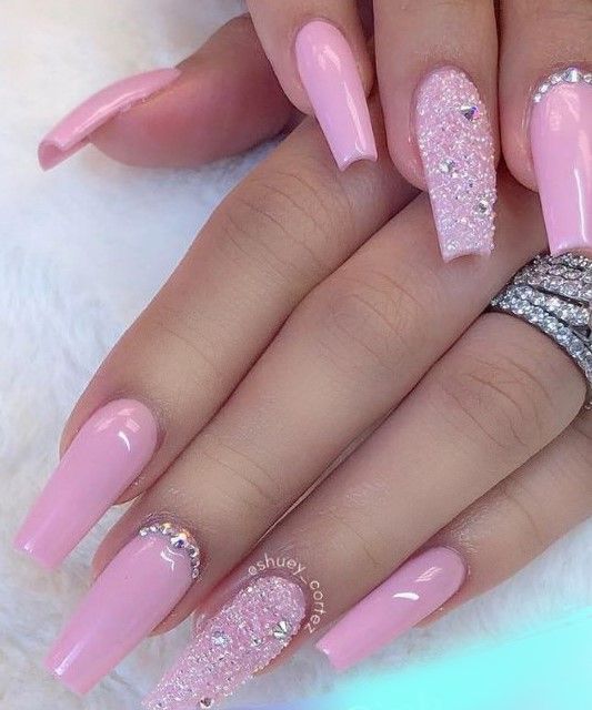 Blush Pink Acrylic Nails Glitter, Good And Pink Nails, Long Nail Designs Pink Glitter, Rhinestone And Glitter Nails, Nail Designs Pink Glitter, Nails Inspiration Rosa, Pink Nails For Birthday, Pretty Pink Nails Glitter, Nails Inspiration Pink Glitter