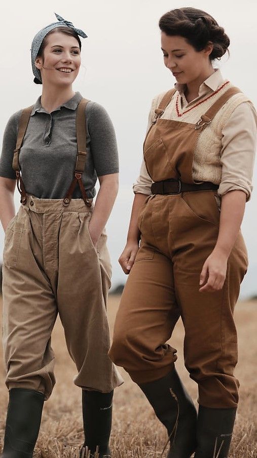 1920s Hiking Outfit, Farmwear Women, Fantasy Overalls Outfit, 1800s Farmer Clothes, Village Outfit Style, 1940s Utility Fashion, Vintage Working Women, Vintage Adventurer Outfit, Field Scientist Outfit