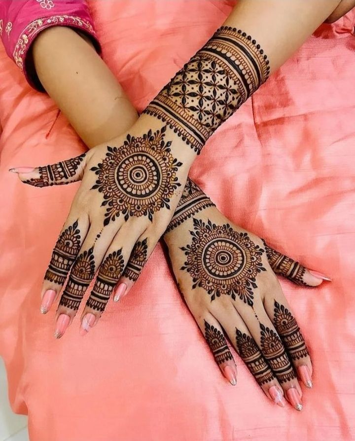 Henna Design Back Hand Bridal Mehndi, Backhand Mehndi Designs, Stylish Mehndi Design, Wedding Henna Designs, Simple Mehendi Designs, Mehndi Designs For Kids, Very Simple Mehndi Designs, Simple Mehndi Designs Fingers, Engagement Mehndi Designs