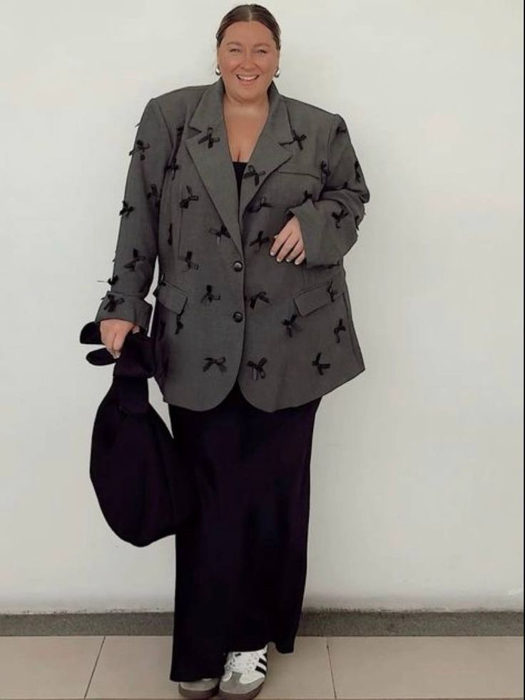 2024 Autumn Outfits Plus Size, Oversized Blazer Outfit Summer, Ootd Gemuk, Maxi Black Skirt, Curvy Style Outfits, Architecture Memes, Big Size Outfit, Female Swimsuit, Outfit Oversize