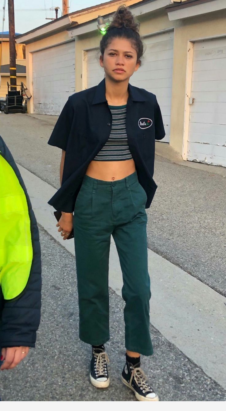 ruephoric - rue from euphoria inspo - Album on Imgur Euphoria Outfits, Skater Girl Outfits Grunge, Mode Zendaya, Estilo Zendaya, Euphoria Clothing, Euphoria Party, Euphoria Fashion, Zendaya Outfits, Look Grunge