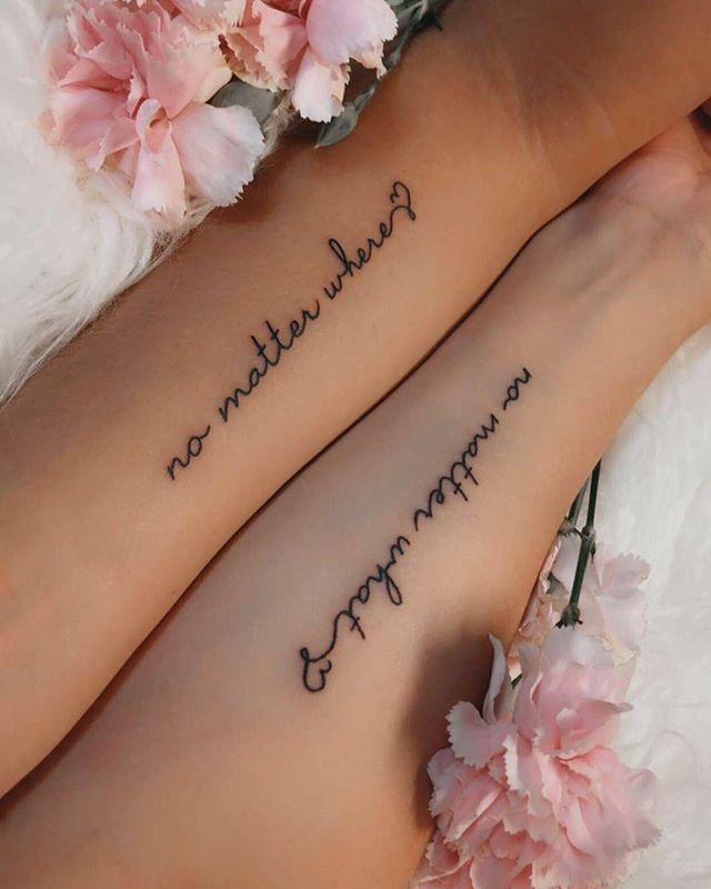 Unique Mother Daughter Tattoos, Mother Daughter Tattoo Ideas, Daughter Tattoo Ideas, Mother Daughter Tattoo, Cousin Tattoos, Matching Friend Tattoos, Cute Matching Tattoos, Small Matching Tattoos, Matching Best Friend Tattoos