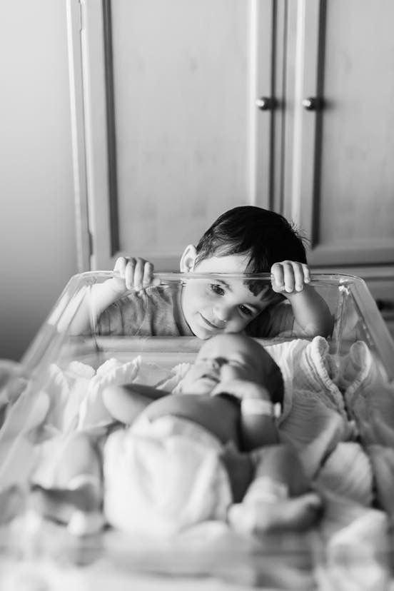 Big brother looking at his baby sister during Fresh 48 session. Big Brother And Little Sister, Fake Instagram Post, Baby Hospital Photos, Newborn Hospital Pictures, Newborn Hospital Photography, Baby Hospital Pictures, Hospital Photos Newborn, Birth Pictures, Hospital Photography