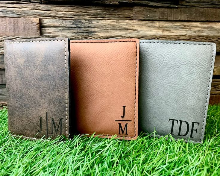 Engraved Trifold Mens Wallet Personalized Trifold Wallet | Etsy Custom Wallets, Personalized Mens Wallet, Gifts Boyfriend, Leather Engraving, Personalized Leather Wallet, Engraved Wallet, Boy Gifts, Groomsman Gift, Grill Set