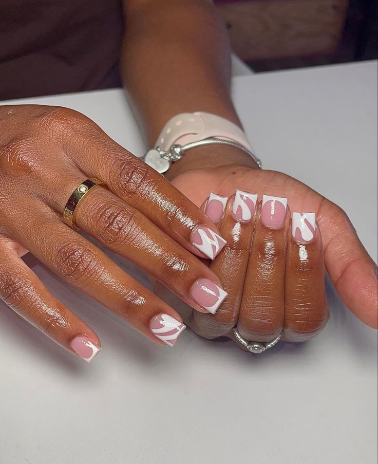 Short Pink Nails, Pink Tip Nails, Brown Acrylic Nails, Gold Acrylic Nails, Super Cute Nails, Short Gel Nails, Hard Nails, Stylish Nails Designs, Glamour Nails