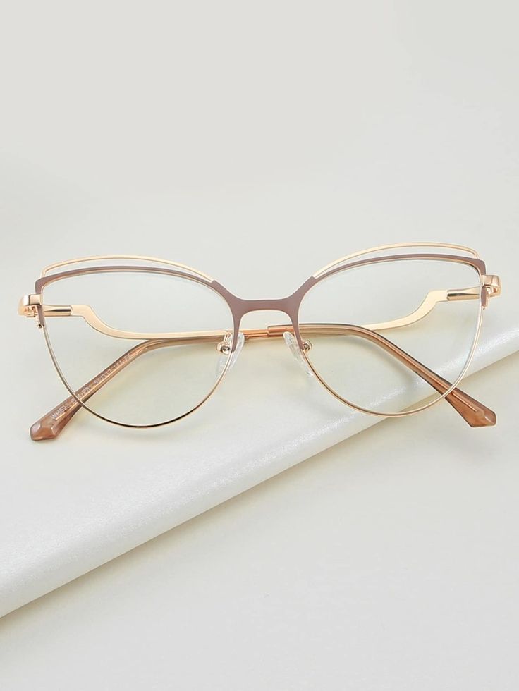 Embellished Women Accessories Specs For Women Eye Glasses, Designer Frames For Women, Specticals Frames Style For Women, Specticals Frames Style, Cat Eye Frames Eyeglasses, Glasses Frames For Women Latest Trends, Cute Eye Glasses, Trending Eye Glasses For Women, Aesthetic Eyeglasses