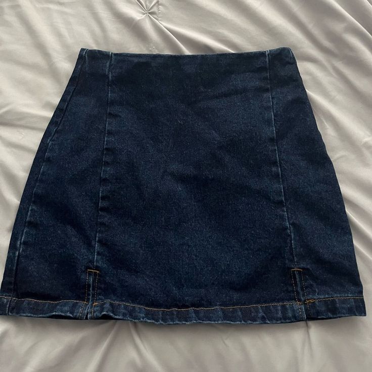 Slytherin Clothes, Brandy Melville Jeans, Skirt Aesthetic, Brandy Melville Skirts, Really Cute Outfits, Denim Mini, Denim Mini Skirt, Jean Skirt, Dream Clothes