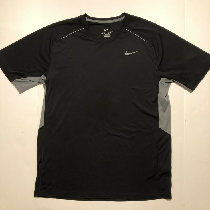 Nike Dri Fit T Shirt 100% Polyester Black. Condition is "Pre-owned". Shipped with USPS First Class. Sport Tshirts, Shirt Aesthetic, Nike Shirt, Black Outfit Men, Time Clothes, Aesthetic Outfits Men, Baggy Clothes, Mens Casual Dress Outfits, Gym Shirts