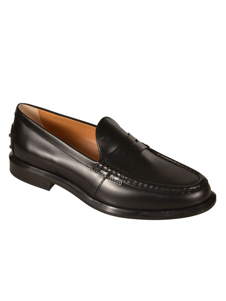 100% Calf Leather (, 100% Rubber) | Tod's Women's Loafers in Black | SS23 Women's Loafers, Classic Leather, Leather Loafers, Loafers For Women, Calf Leather, Shoes Flats, Loafers, Leather, Black