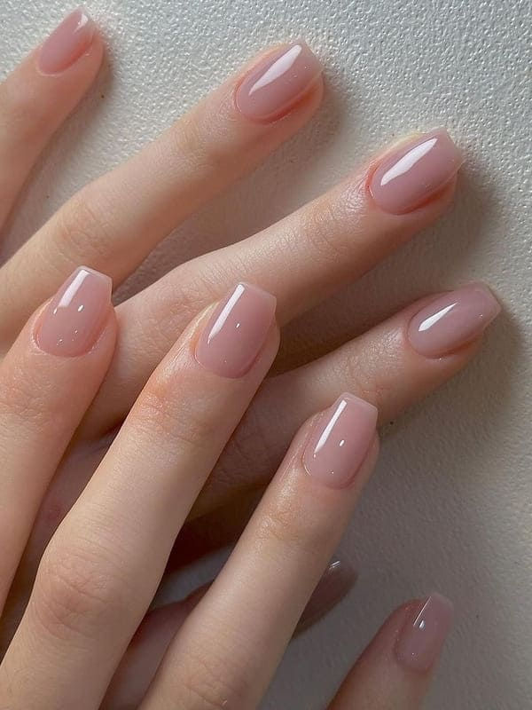 Korean neutral nails: nude pink Nagellack Trends, Nude Nail Designs, Subtle Nails, Soft Nails, Jelly Nails, Popular Nails, Neutral Nails, Yellow Nails, Elegant Nails