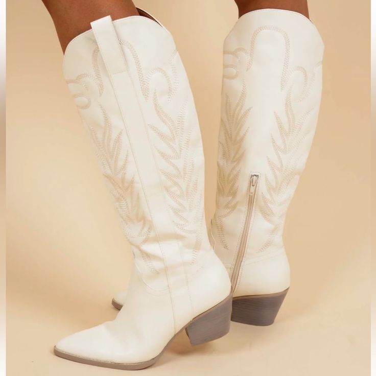 Brand New, Nbw Size 8 White Leather Cream Heel Nashville Fits, Oasis Shoes, Knee High Cowboy Boots, Country Thunder, Cream Heels, Gorgeous Boots, Taylor Swift Tour, Taylor Swift Tour Outfits, Nashville Outfits