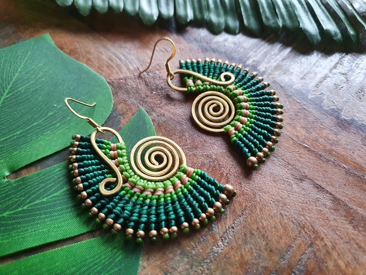 Strikingly bold green macramé earrings, skillfully handwoven round bright gold brass wire, guaranteed to awaken the nature-loving bohemian queen within! For pierced ears, these boho earrings have been lovingly handmade from nickel-free brass wire and waxed cotton which is strong and water-proof. Please do swipe through all the product pictures to get a comprehensive view of the colour and hang of the earrings. Please read the below, in full, prior to purchase. DISPATCH >> Dispatch times ar Jasper Rock, Green Macrame, Earrings Macrame, Earrings Wire, Wrapped Earrings, Macrame Earrings, Diy Hanging, Earrings Green, Wire Wrapped Earrings