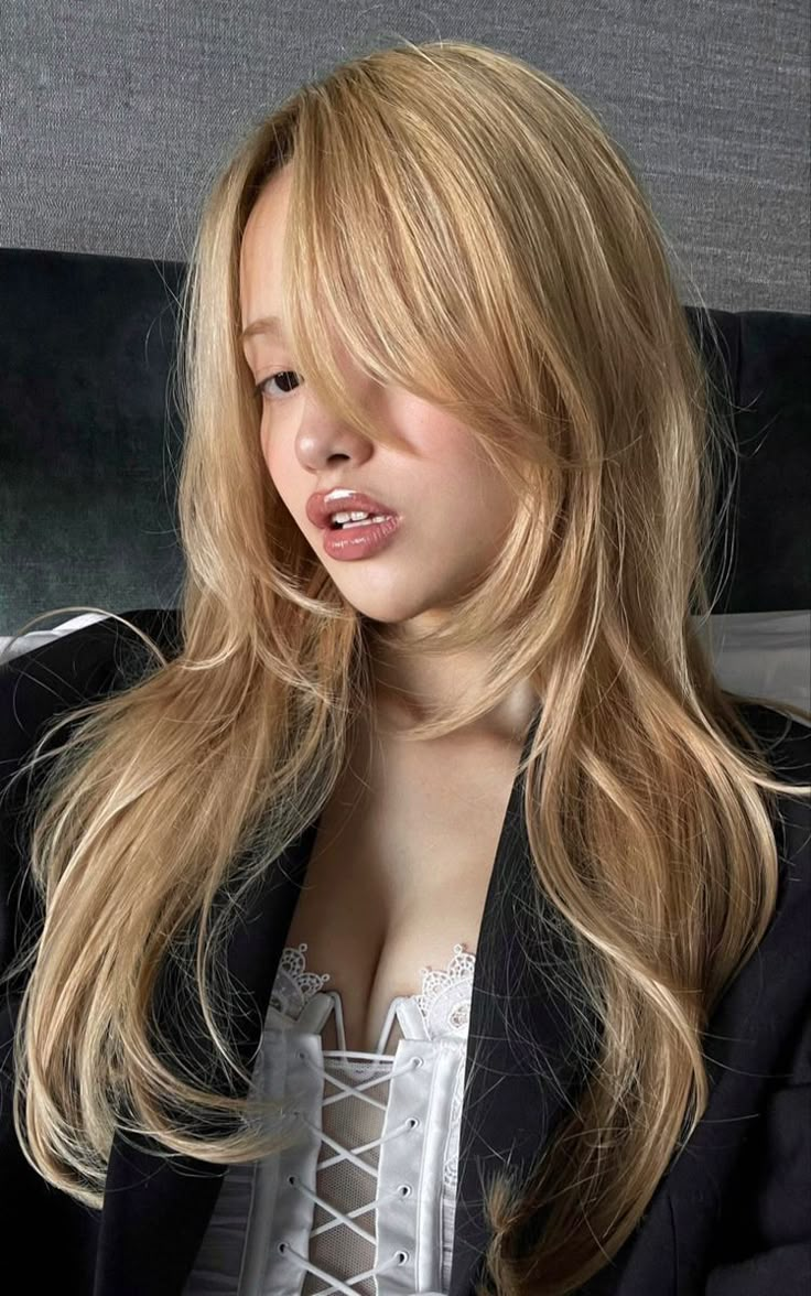 Clean Girl Haircut, Jennie Haircut, Chanel Hairstyle, Blonde Hair Color Ideas For Asian, Hairstyles Jennie, Hair Korean Style, Clean Hairstyles, Jennie Hair, Haircut Selfie