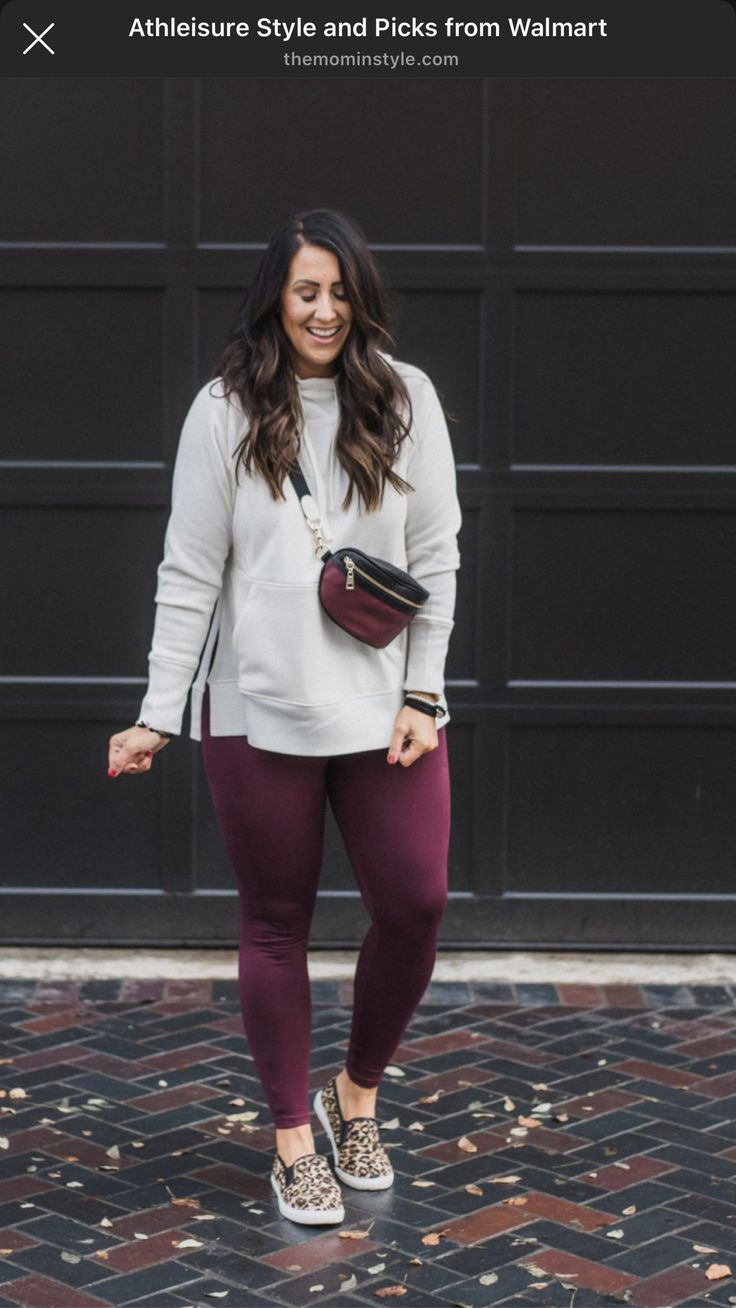 Burgundy Leggings Outfit Fall, Burgundy Leggings Outfit Casual, Plum Leggings Outfit, Purple Leggings Outfit Casual, Dark Purple Leggings Outfit, Burgundy Joggers Outfit, Burgundy Leggings Outfit, Outfit Pantalon Vino, Purple Leggings Outfit