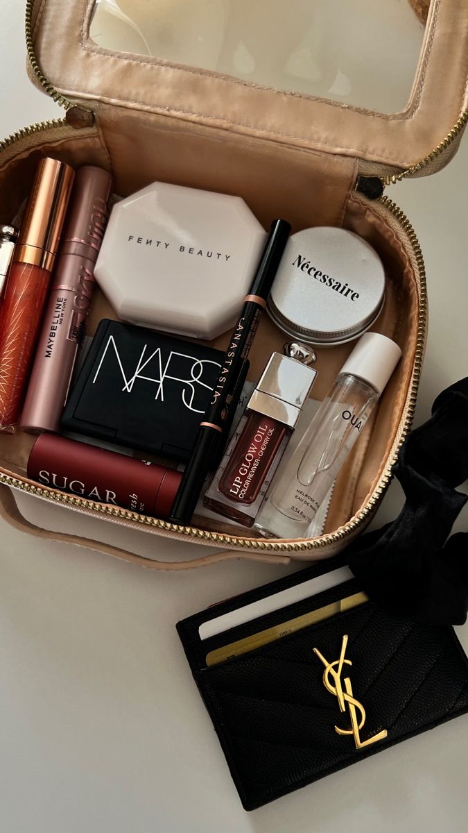 Nars, Dior, Fenty, YSL, beauty, OUAI, Nécessaire, travel bag, what’s in my bag, minimal makeup Koleksi Makeup, Maybelline Lip, Makeup Bag Essentials, Top Makeup Products, Fancy Makeup, Makeup Obsession, Luxury Makeup, Makeup Items, Makeup Designs