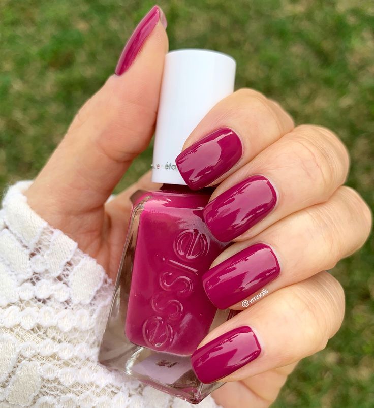 Dark Pink Dip Nails, Berry Colored Nails Acrylic, Plum Pink Nails, Dark Pink Manicure, Wineberry Nails, Viva Magenta Pantone 2023 Nails, Violet Red Nails, Deep Magenta Nails, Magenta Gel Nails