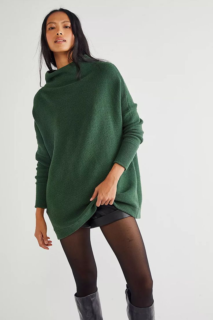 Sweater Leggings Outfit, Tunic Sweaters, Green Sweaters, Tunic Outfit, Sweater Leggings, Baggy Sweaters, Knit Cardi, Tie Dye Shirts, Cabin Fever