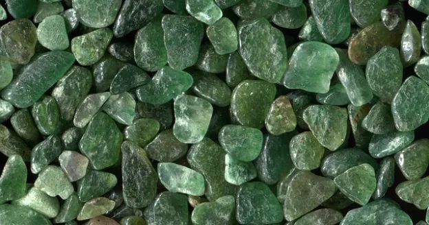 Alfalfa - The Witchipedia Aventurine Meaning, Crystals For Wealth, Attract Luck, Crystal Uses, Green Aventurine Crystal, Aventurine Crystal, Crystals Healing Properties, Les Chakras, 24kt Gold