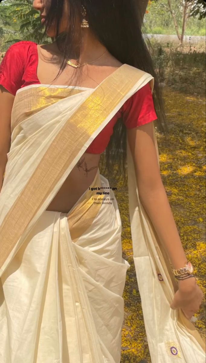 Poses In South Indian Saree, South Indian Sarees Aesthetic, Onam Aesthetic Outfits, Tamil Saree Aesthetic, South Indian Saree Poses, South Indian Poses, Onam Saree Aesthetic, South Indian Aesthetic Outfit, Onam Aesthetic Pics