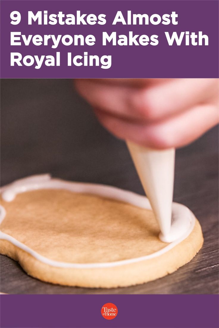 Royal Icing Cookies Recipe, Sugar Cookie Icing Recipe, Easy Royal Icing Recipe, Cookie Decorating Icing, Christmas Sugar Cookies Decorated, Cookie Icing Recipe, Royal Iced Cookies, Sugar Cookie Royal Icing, Sugar Cookie Icing