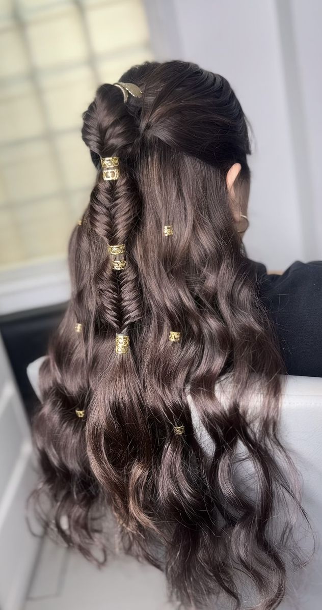 Mermaid Hair With Braids, Middle Eastern Hairstyles, Arab Hairstyles, Arabian Hairstyle, Genie Hair, Ramadan Hairstyles, Indian Hair Styles, Arabic Hairstyles, Greek Goddess Hairstyles