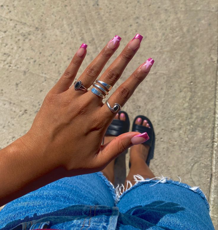 Hot pink chrome french tip nail overlay with light pink stars on top - medium length Pink French Tip Chrome Heart Nails, Pink Nails Inspo Coffin, Square Nails Star Design, Nail Inspo Medium Length Square, Pink Star French Tip Nails, Pink Chrome Nails With Hearts, Pink Chrome Star Nails, Aesthetic Summer Nails 2024, Pink Chrome French Tip Nails Square