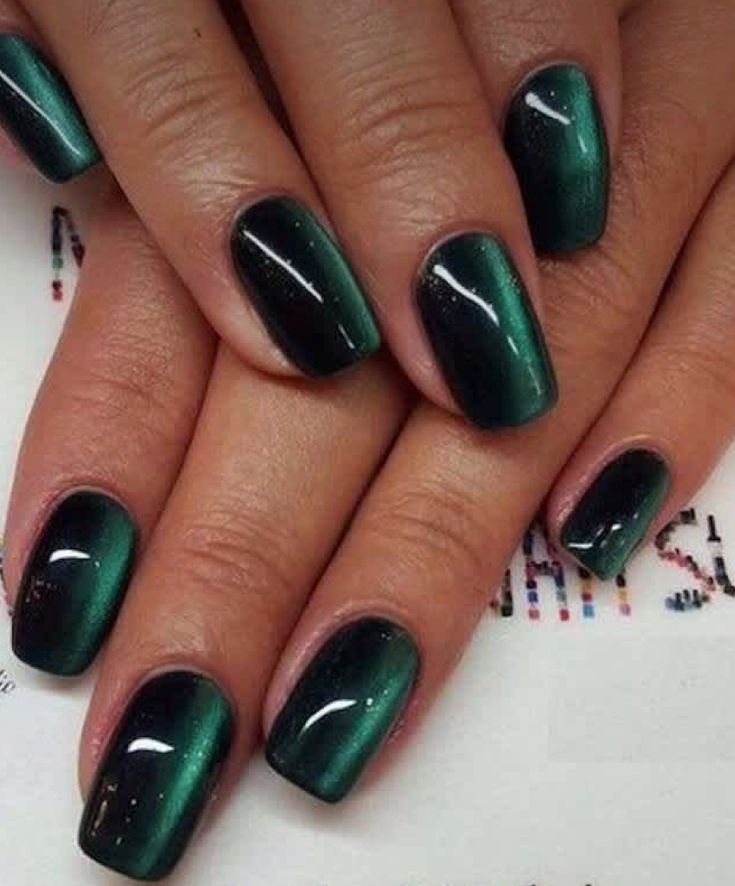 Nails March, Magnetic Nail Polish, Cat Eye Nails Polish, Eye Nail Art, Nails Dark, Nagellack Trends, Eye Nails, Colorful Nails, Nails Green