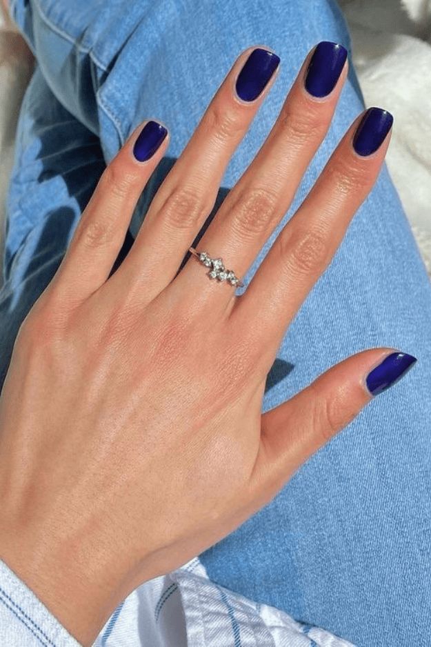 15 Drool-Worthy Fall Nail Colors For Pale Skin Tones That SLAY! Colors For Pale Skin, Nail Colors For Pale Skin, Cute Nails For Fall, Thanksgiving Nails, Fall Nail Colors, Orange Nails, Fall Nail, Pale Skin, Fall Nail Designs