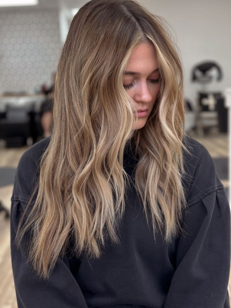 Warm blonde balayage Light Brown With Balayage Blonde, Full Balayage Honey Blonde, Full Highlight Balayage, Sand Bronde Balayage, Brunette With Babylights Balayage, Light Brown Base Balayage, Natural Balayage Dark Blonde, Low Lights Balayage Blonde, Old Money Bronde Balayage