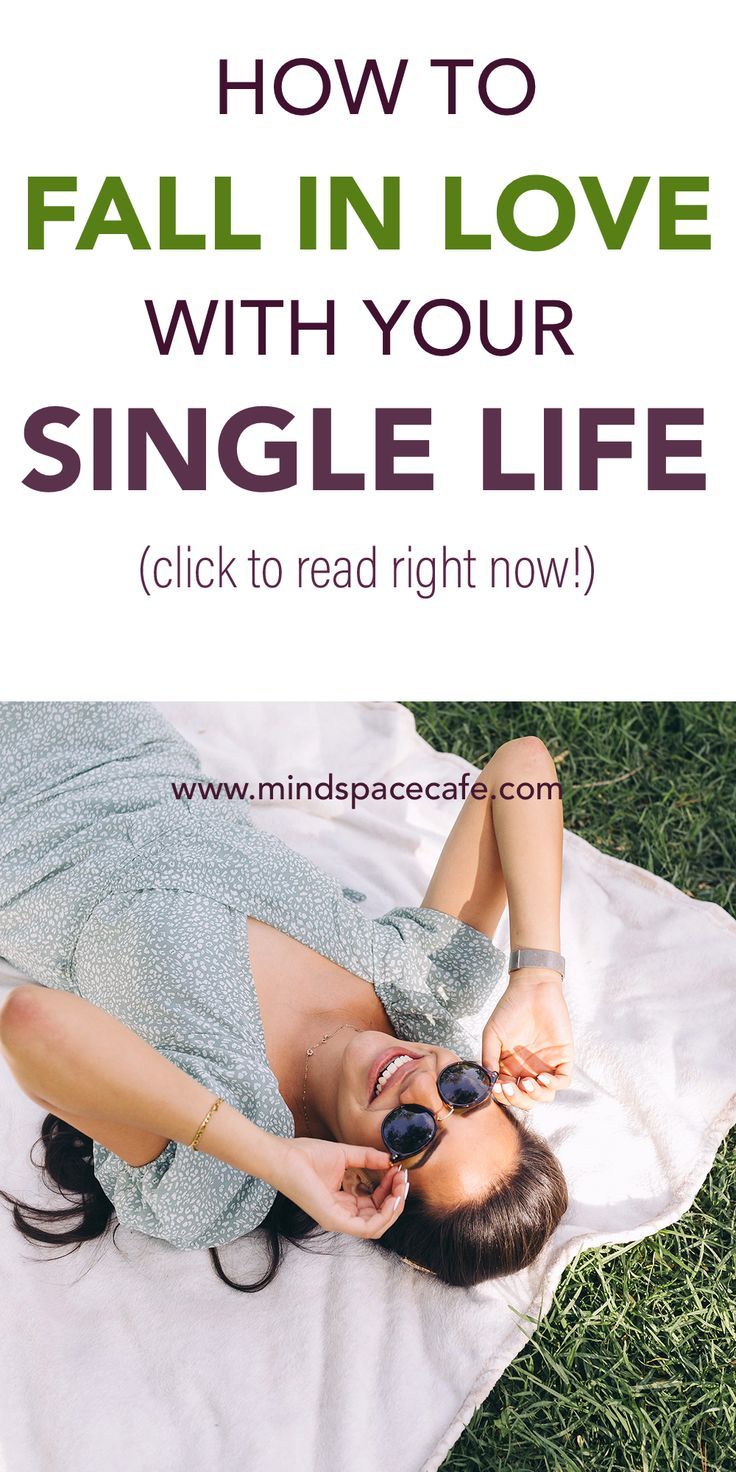 How to be happy as a single woman. Learn how to love yourself being single and cherish being alone. Fall in love with your life again as a single woman. Single Life Goals, Singlehood Woman, Best Single Life, How To Accept Being Single, Podcasts For Single Women, How To Be Ok Being Single, How To Live A Single Happy Life, Single In My 30s, Being Single Again