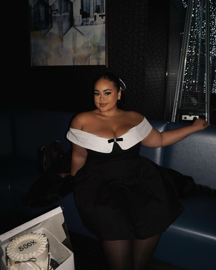 Classy coquette 90s plus size vibe Thick Classy Outfits, Big Size Dresses For Women, Plus Size Bustier Dress, Elegant Dress Plus Size Classy, Plus Size Couture Gowns, Timeless Fashion Plus Size, Fancy Plus Size Outfits, Plus Size Baddie Aesthetic, Birthday Dinner Outfit Classy Plus Size