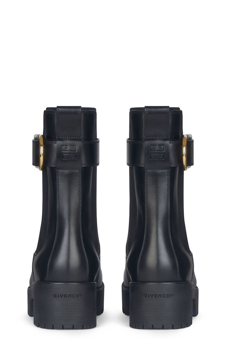 Givenchy voyou chelsea boots in black. 100% calf leather 50mm Made in Italy Fall Collections, Festival Fashion, Calf Leather, Black Boots, Givenchy, Chelsea Boots, Chelsea, Autumn Fashion, Shoe Boots