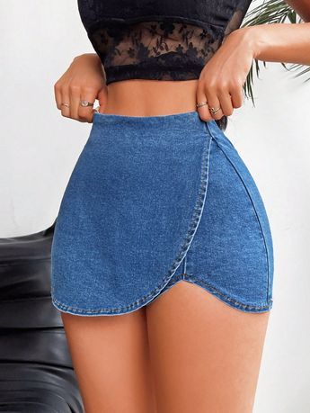 Blue Casual Collar  Denim Plain Bermuda Embellished High Stretch  Women Clothing Jean Shorts Outfit Ideas, Tight Denim Shorts, Denim Shorts Outfits, Women Denim Shorts, Neat Casual Outfits, Plus Size Baddie Outfits, Ladies Shorts, Comfy Casual Outfits, Shorts For Summer