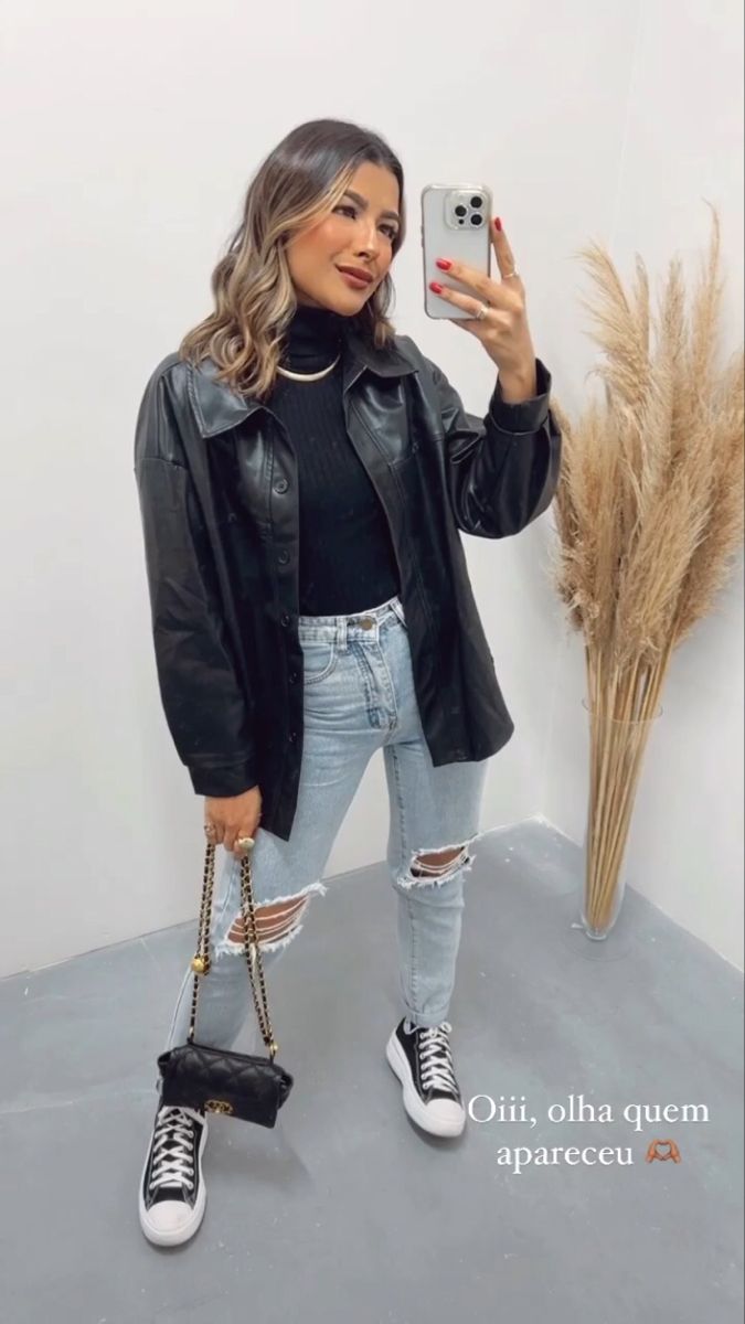 Leather Shaket Outfits, Leather Shacket Outfit Winter, Black Leather Shacket Outfit Women, Pleather Shacket Outfits, Nola Outfit Winter, Casual Night Out Outfit Jeans, Black Shacket Outfit Women, Leather Shacket Outfit Women, Faux Leather Shacket Outfit