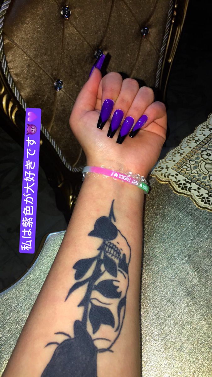 Dark Purple Acrylic Nails Coffin, Nails Coffin Simple, Purple And Black Nail Ideas, Purple Acrylic Nails Coffin, Dark Purple And Black Nails, Dark Purple Acrylic Nails, Red Coffin Nail Designs, Purple And Black Nails, Dark Purple Acrylic