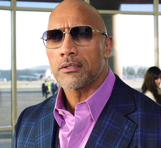 What Sunglasses Is The Rock Wearing in Ballers Season 4? Dita Sunglasses, Celebrity Sunglasses, Mens Sunglasses Fashion, Hip Hop Bling, Luxury Branding Design, Pilot Sunglasses, Hip Hop Outfits, Gradient Sunglasses, Sunglasses For Men