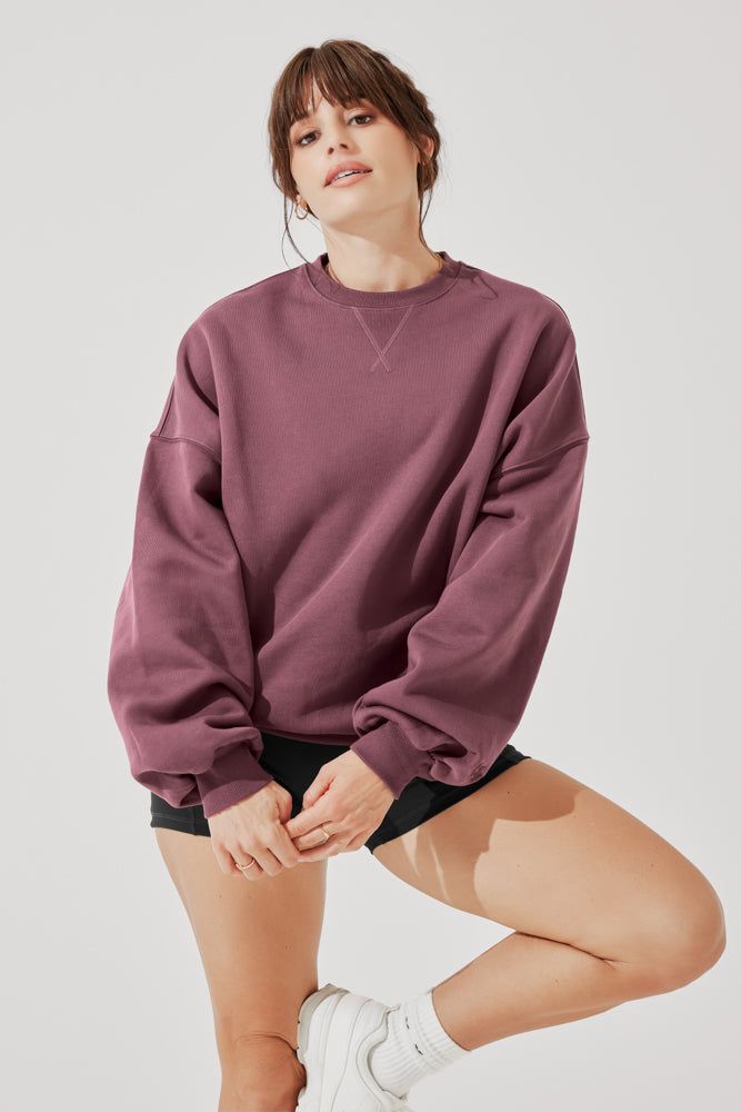 Athleisure Everyday Sweater, Everyday Athleisure Sweater, Athleisure Solid Color Sweatshirt For Everyday, Solid Color Athleisure Sweatshirt For Everyday, Solid Athleisure Sweatshirt For Everyday, Cozy Everyday Activewear For Fall, Oversized Casual Activewear For Lounging, Oversized Activewear For Lounging In Fall, Casual Loose Fit Activewear For Lounging