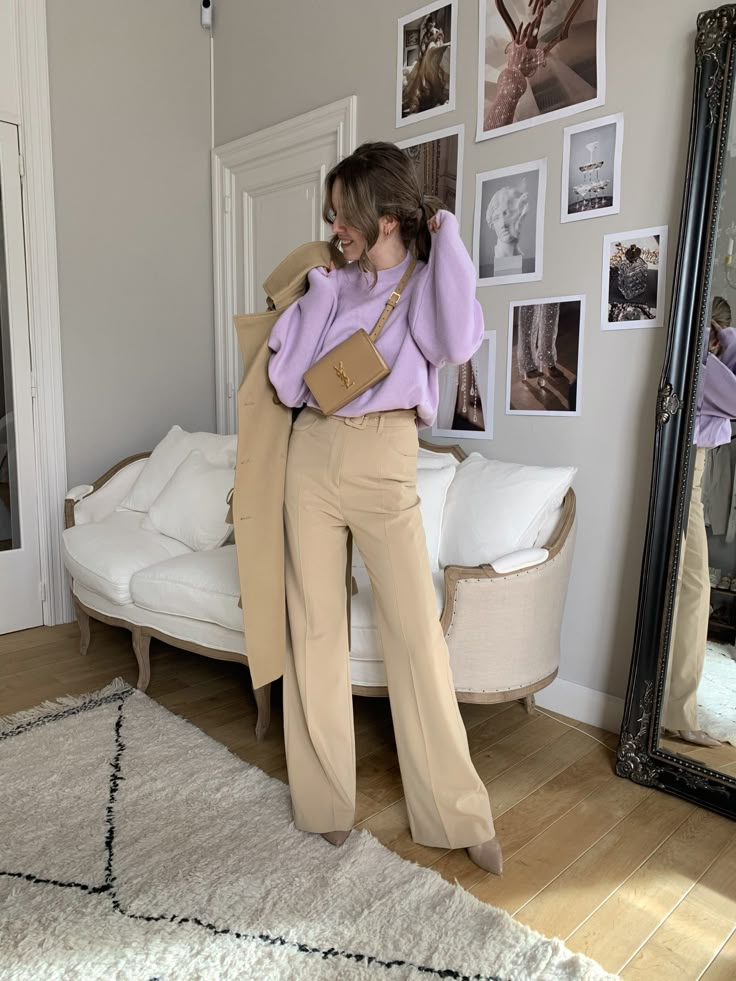 purple-look-outfit Light Colour Outfits For Women, Lavender Office Outfit, Brown With Purple Outfit, How To Style Purple Top, Beige And Lavender Outfit, Outfit Ideas With Purple Pants, Cool Pastel Outfits, Light Purple Color Combination Outfit, Outfit With Purple Shirt