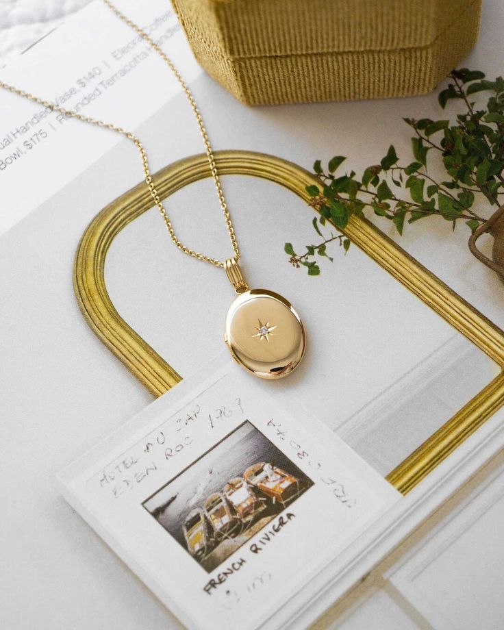 Heirloom Necklace, Diamond Locket, Gold Locket Necklace, Locket Ring, Oval Locket, Photo Necklace, Graduation Gifts For Her, Gold Locket, Photo Locket