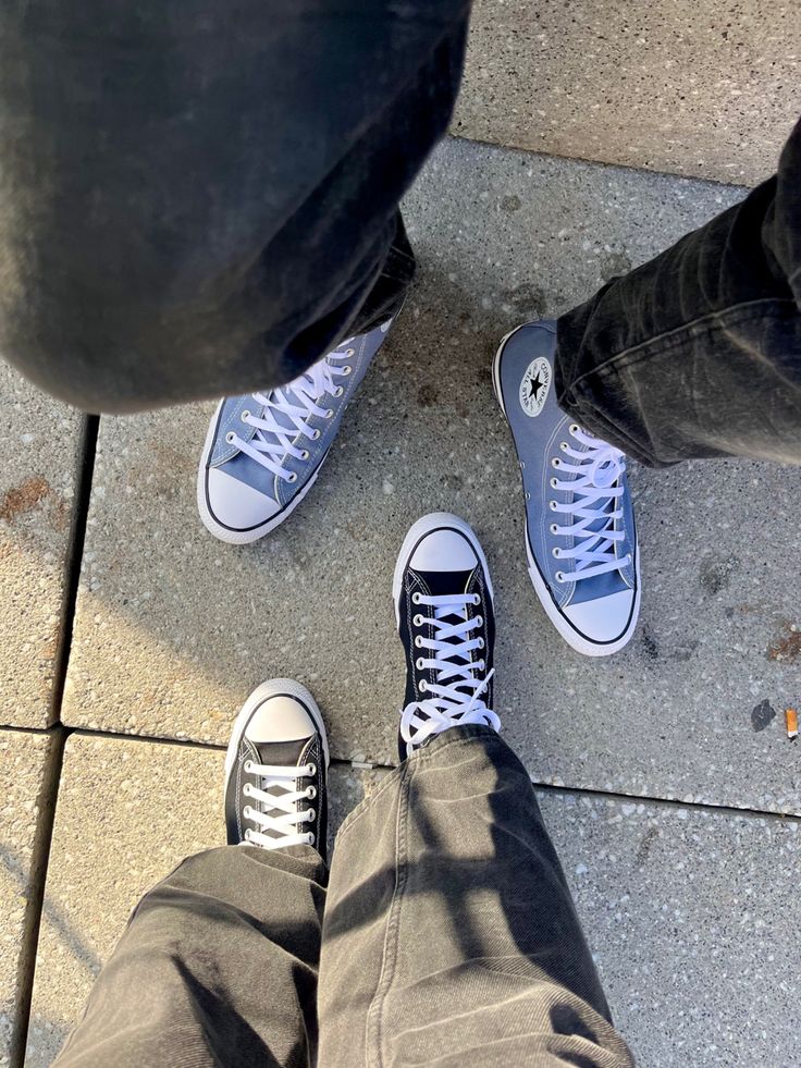 Couple matching converse Matching Converse Couple, Bf Standards, Converse Couple, Couples Converse, Converse Shoes Aesthetic, Couple Shoes Matching, Matching Converse, Navy Aesthetic, Navy Blue Converse