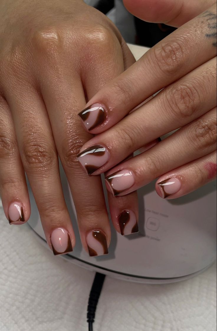 Brown Short French Tip Nails, Cute Brown French Tip Nails, Short Nail Designs Brown, French Tips With Design, Short Frenchies, Brown French Tip Nails, Gel Overlay Nails, Brown French Tip, Overlay Nails