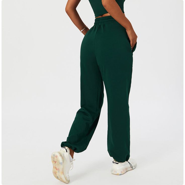 86% Nylon. 14%Spandex Soft. comfortable. skin friendly 4-way stretch. breathable and sweat-wicking Squat proof Perfect for both sports activities and daily life Track Pants For Women, Track Sweatpants, Straight Sweatpants, Sweatpants Women, Casual Joggers, Strapless Bandeau, Embroidered Denim, Casual Trousers, Plus Size Swimwear