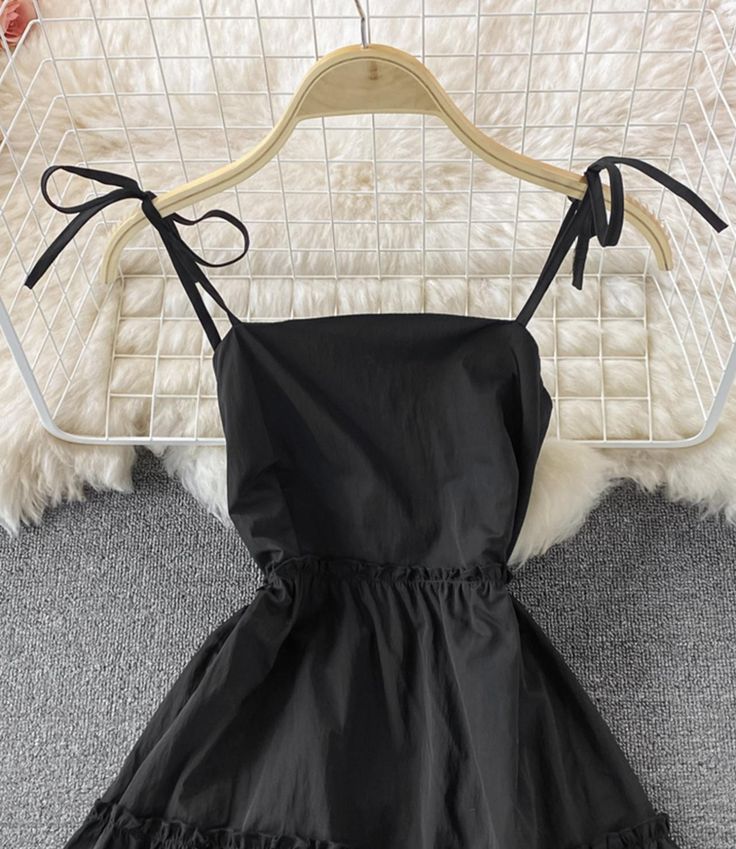 Cute A line short dress fashion dress Material: blended Color: white, black, blue Size(cm): M, L S length 90 bust 76-84 waist 68-76 M length 91 bust 80-88 waist 72-80 Short Dress Styles, A Line Shorts, Halter Formal Dress, Dress Materials, Short Dresses, Fashion Dresses, Formal Dresses, Blue, Black