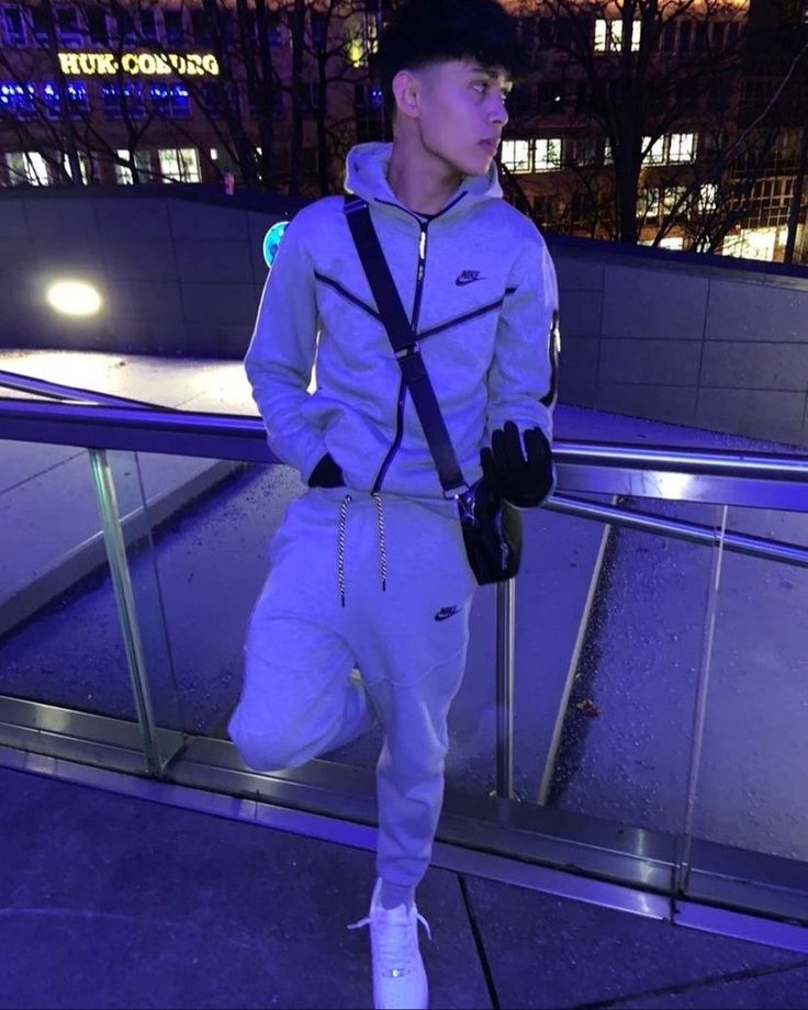 Nike Tech Fleece Outfit Men Grey, Uk Guys Drip, Best Nike Tech Fleece, Drill Erkek, Nike Fleece Tech Outfit, Drill Uk Outfit, Grey Tech Fleece Outfit, Nike Tech Fleece Roblox Code, Nike Tech Fleece Boy