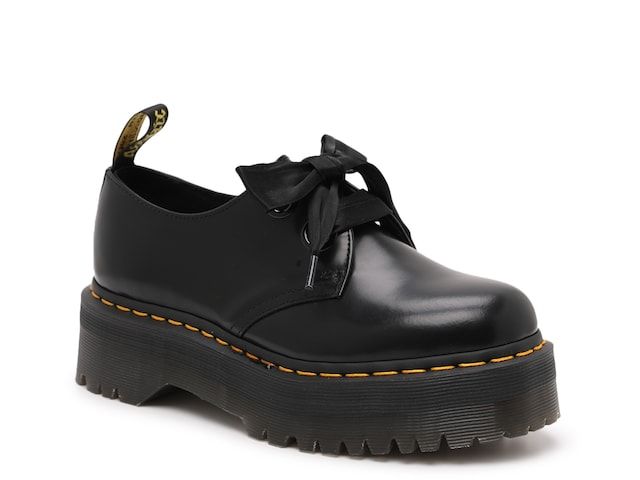 Dr. Martens Holly Platform Oxford - Women's Holly Doc Martens, Dr Martens Holly Outfit, Cute Doc Martens, Black Platform Shoes Outfit, Oxford Doc Martens Outfit, Dr Martens Holly Platform, Dr Martens Holly, Doc Marten Shoes, Doc Martens Platform