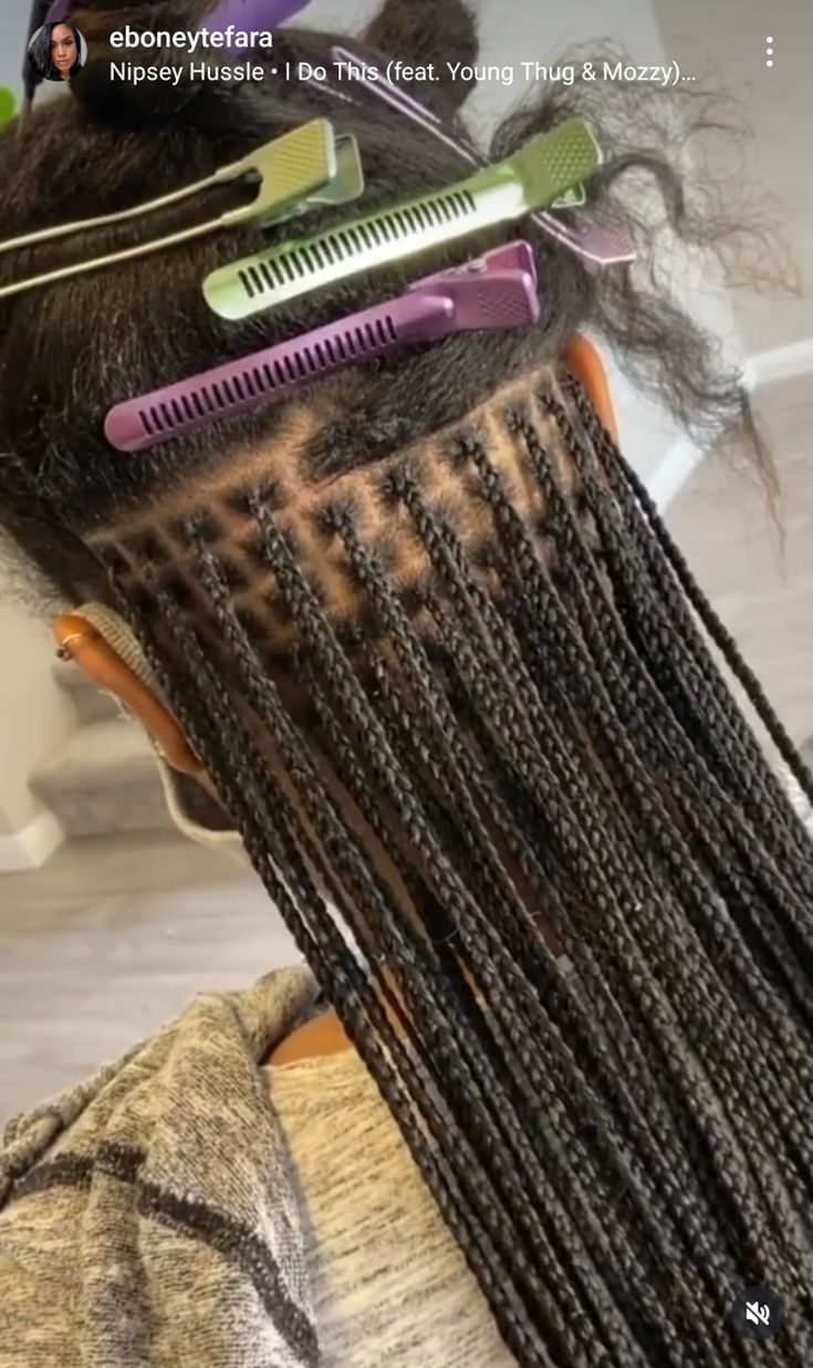 Small Knotless Box Braids Skunk Stripe, Long Small Box Braids, Hair Braid Patterns, Small Knotless, Hair Styles Easy, Goddess Braids Hairstyles, Quick Natural Hair Styles, Cute Braided Hairstyles, Braided Cornrow Hairstyles