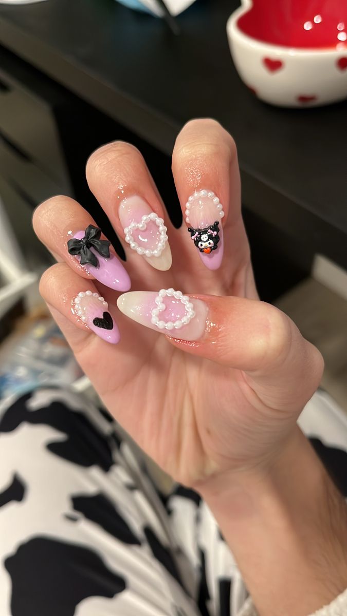 Sanrio Nails Acrylic My Melody, Purple Sanrio Nails, Kromium Nails, Kuromi Gel Nails, Sanrio Nails Acrylic Kuromi, Kuromi Charm Nails, Kuromi Nails Acrylic Short, Kuromi Nails For Kids, Kumori Nails