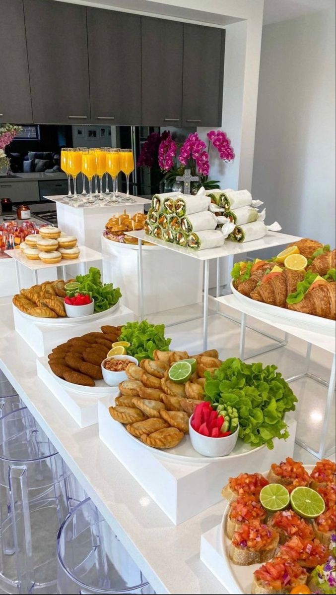 Catering Food Displays, Food Set Up, Party Food Buffet, Catering Ideas Food, Party Food Platters, Catering Food, Food Displays, Buffet Food, Food Display