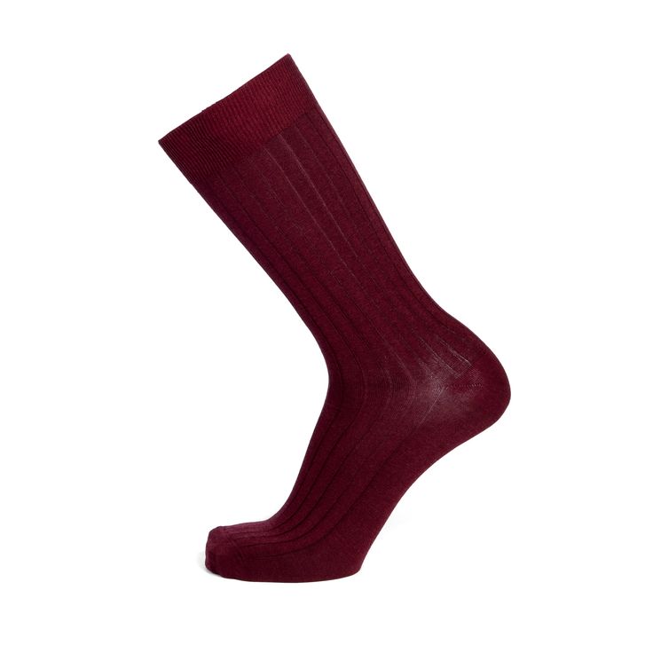 <p>Add a touch of color to your men's wardrobe, without overdoing it. The "Les Côtes" sock model adopts burgundy, to bring an elegant touch to all your outfits. Perfect for enhancing a black or gray suit, they can also be worn everyday with jeans and a pair of sneakers. This rich color easily complements both formal and casual looks, for a flawless look whatever the occasion. Designed from quality materials and handcrafted, they're as aesthetically pleasing as they are comfortable. Trust the quality of Maison Broussaud men's socks.</p> Classic Fall Socks, Classic Formal Socks For Winter, Classic Winter Formal Socks, Classic Winter Socks For Formal Occasions, Elegant Formal Winter Socks, Classic Red Socks For Winter, Warm Red Casual Socks, Luxury Classic Men's Socks, Red Non-slip Comfortable Socks