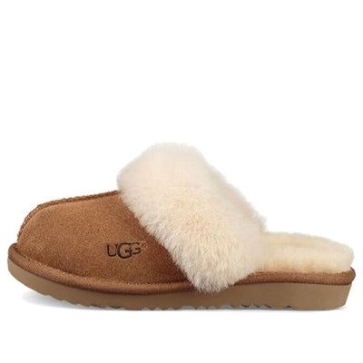 Keep your little one's feet warm and cozy with the Preschool UGG Cozy II Slipper in Chestnut. Crafted from soft suede and lined with plush sheepskin, these slippers offer ultimate comfort. The lightweight EVA outsole provides excellent traction and durability, making them perfect for indoor and outdoor play. Uggs Slippers, Ugg Cozy, Ugg Kids, Pretty Shoes Sneakers, Snowboard Bag, Cute Slippers, Clog Slippers, Ugg Slippers, Kids Uggs